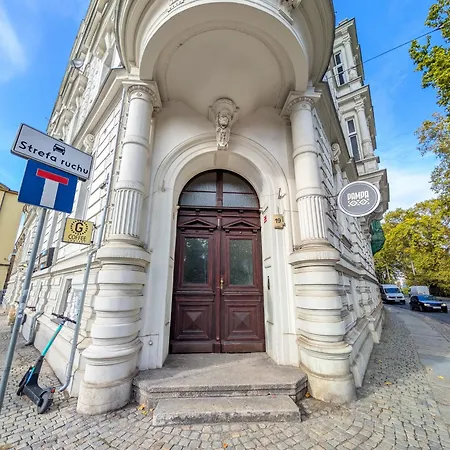 Podwale By Bookinghost