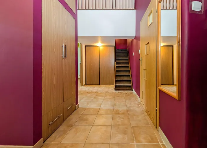 Podwale By Bookinghost * ורוצלב