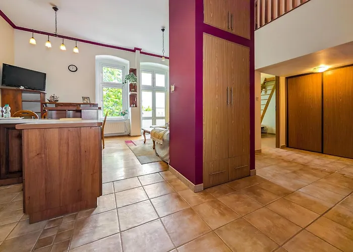 Podwale By Bookinghost * فروتسواف